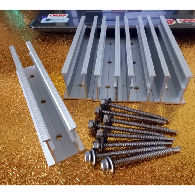 Rail nhôm U 18cm lắp pin mặt trời kèm 2 vít dài